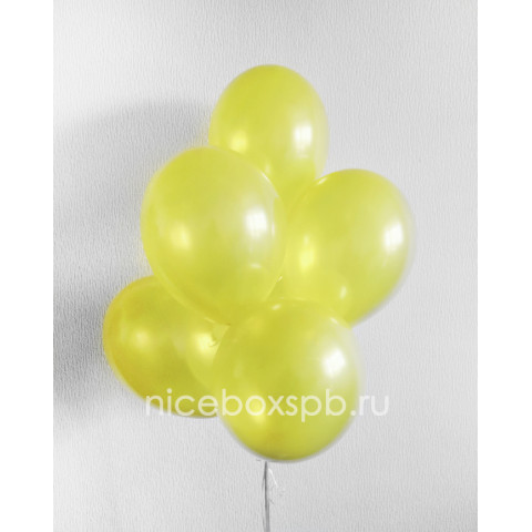 Фонтан желтых воздушных шаров